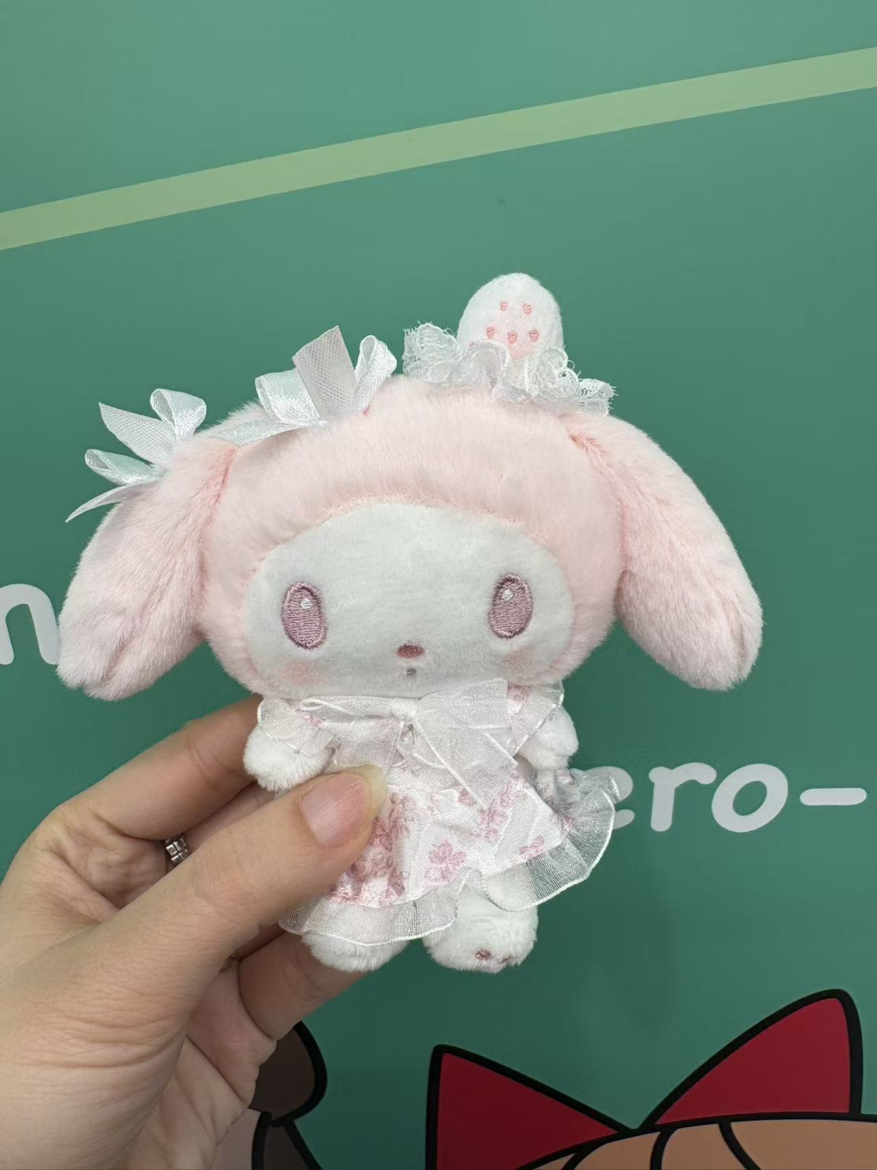 0131 三丽鸥 美乐蒂穿蕾丝花边裙 毛绒挂件