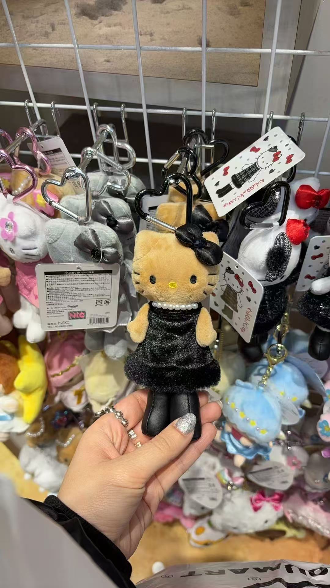 0203 三丽欧黑色优雅连衣裙kt 挂件