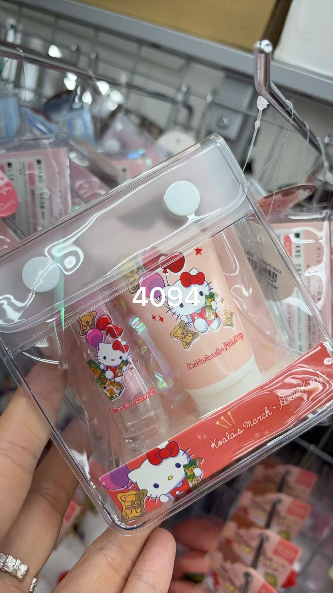 0206 折扣店 三丽鸥 kt护手霜套装