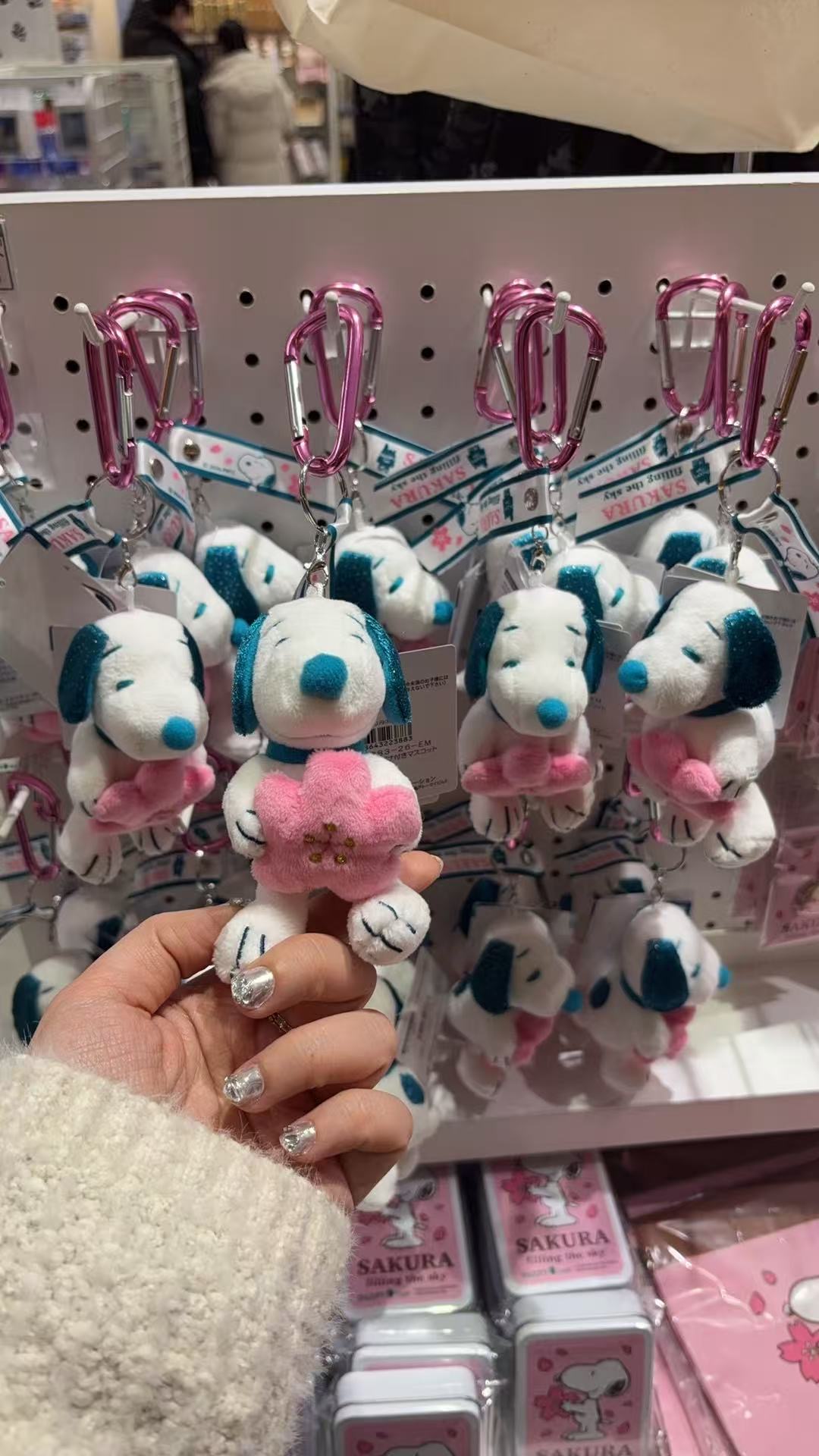 0216 史努比 抱花朵毛绒挂件