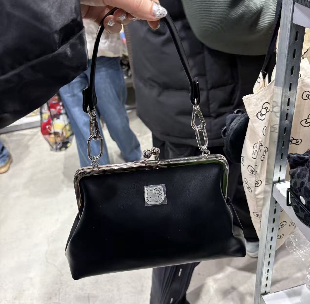 0218 三丽欧黑色包包 Kt 