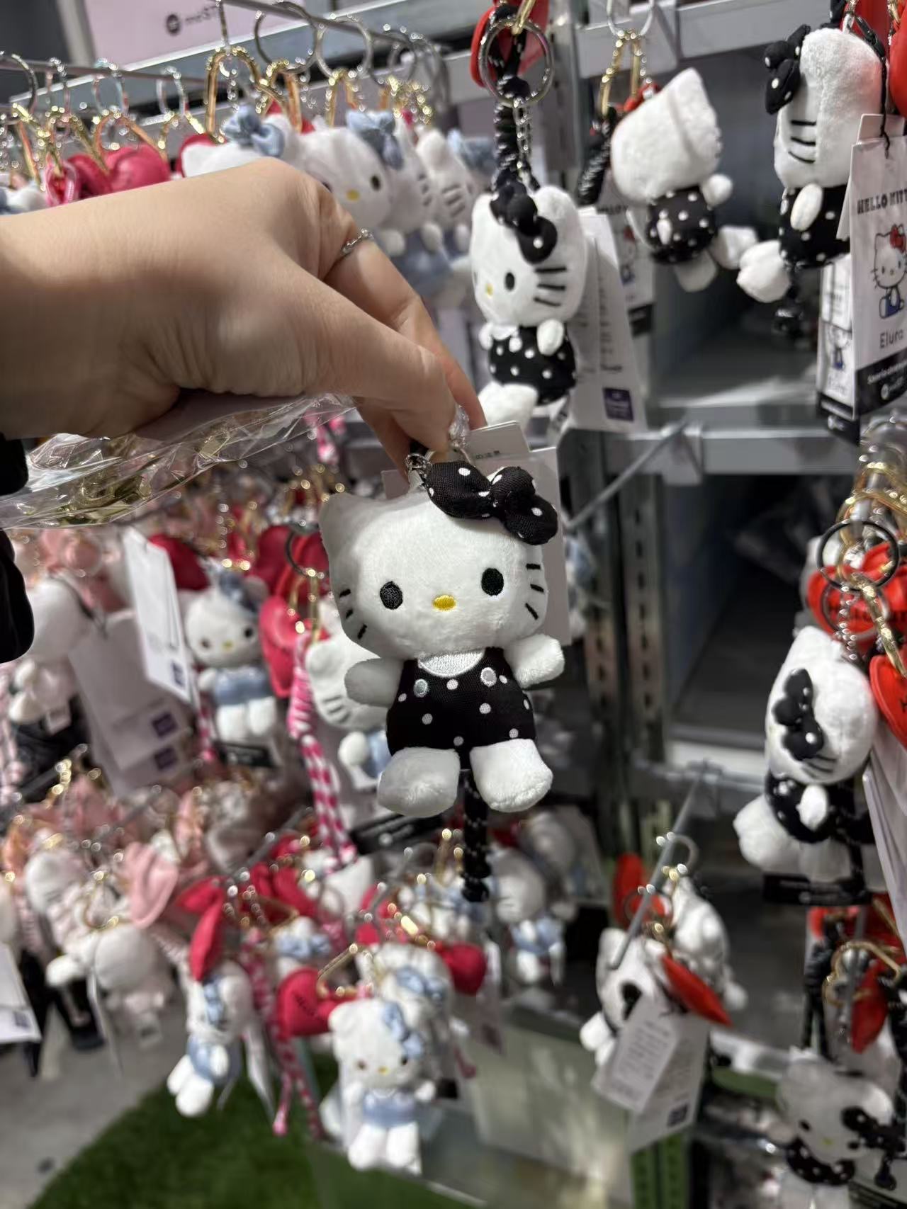 0218 三丽欧kt 黑白波点挂件 