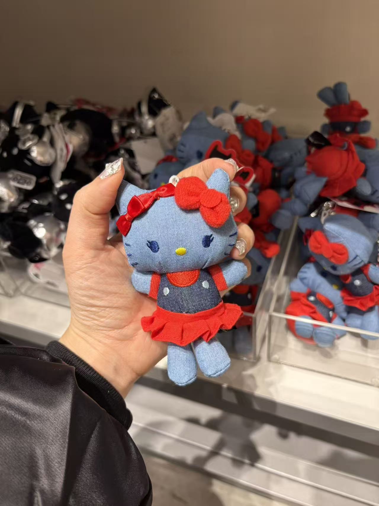 0218 三丽鸥kt 牛仔风格 毛绒挂件