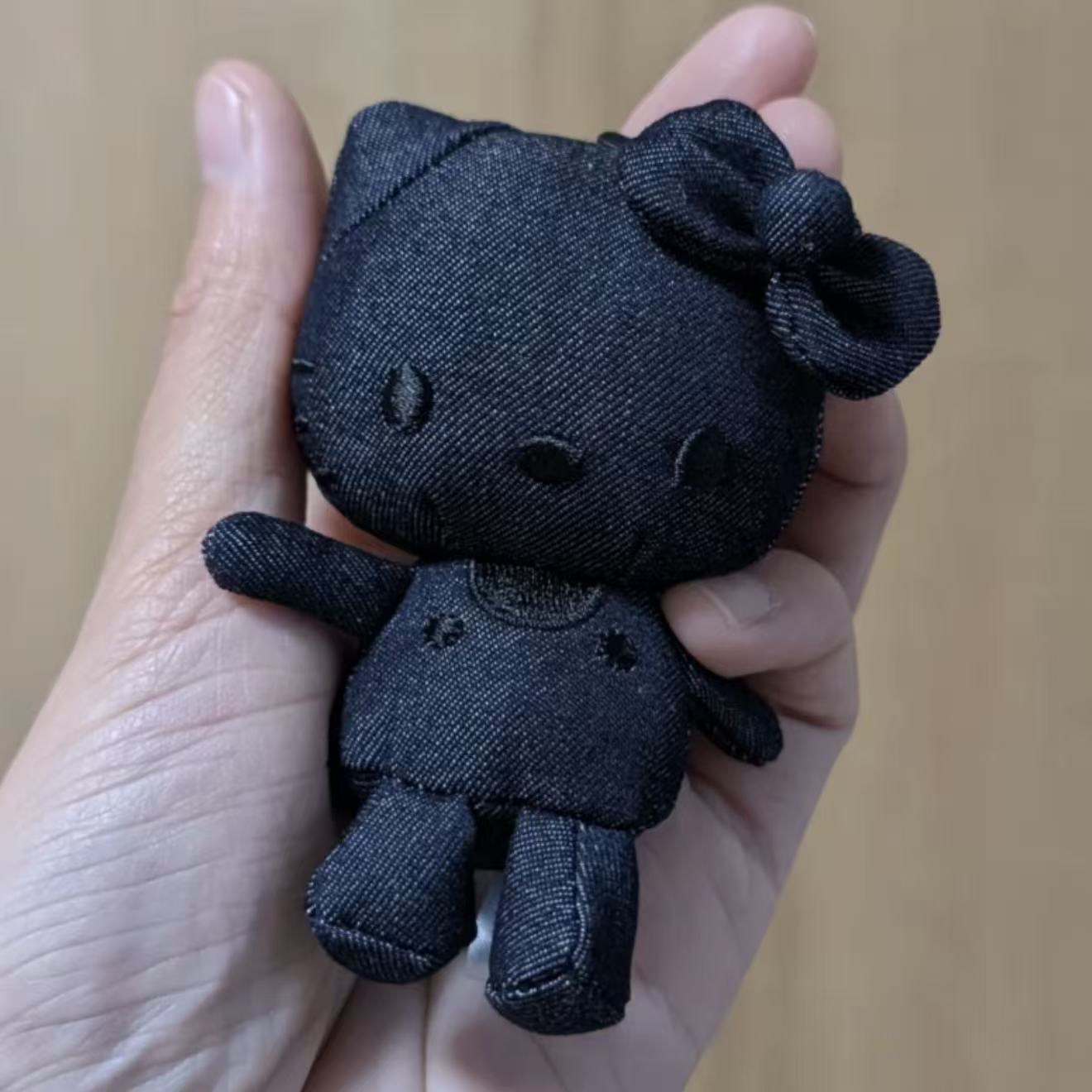 0218三丽鸥 Me kt挂件黑色 51汇