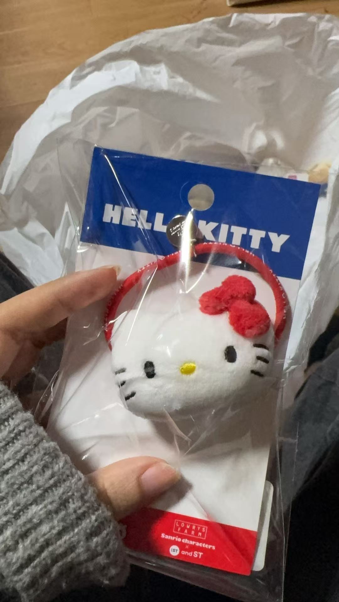 0301 三丽鸥 ky毛绒大头红色发绳