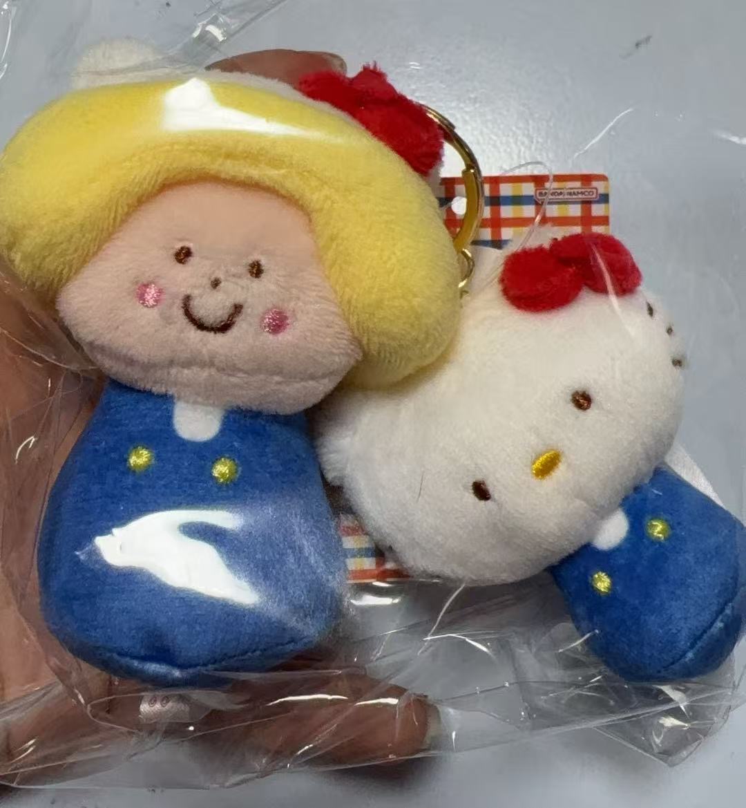 0302 三丽鸥 kt和小女孩 蓝色衣服毛绒挂件套装