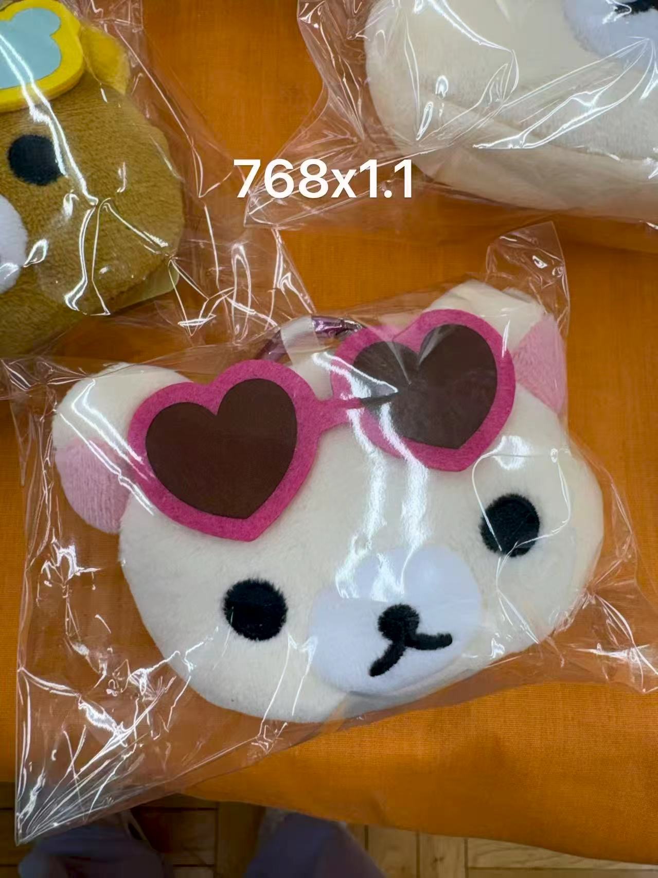 0303 折扣店轻松熊 妹妹心形眼镜毛绒耳机包挂件