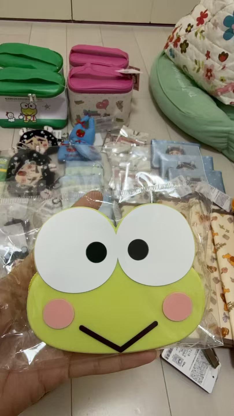 0303 三丽欧绿色青蛙 收纳包