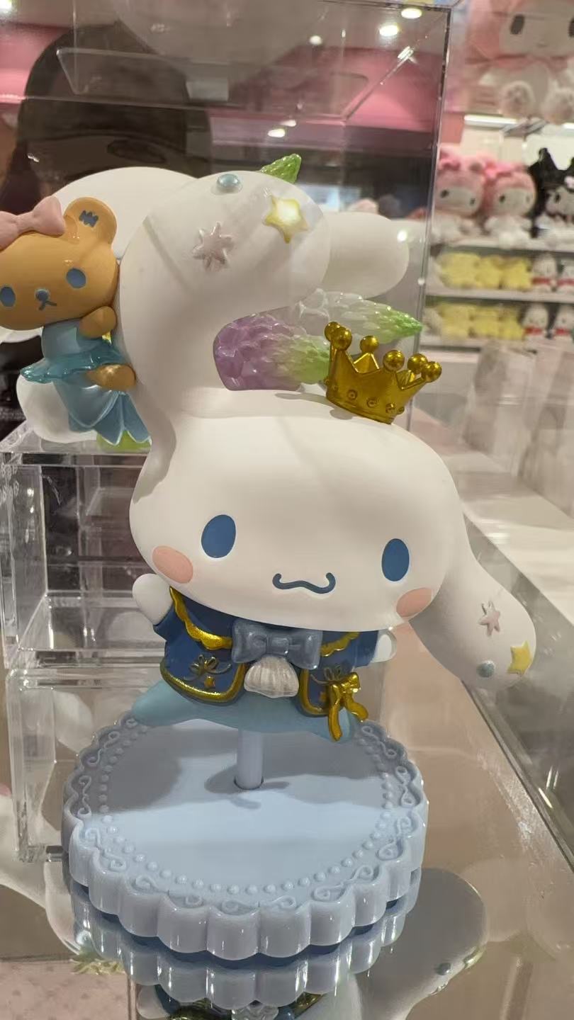 0304 三丽欧大耳狗摆件5汇 