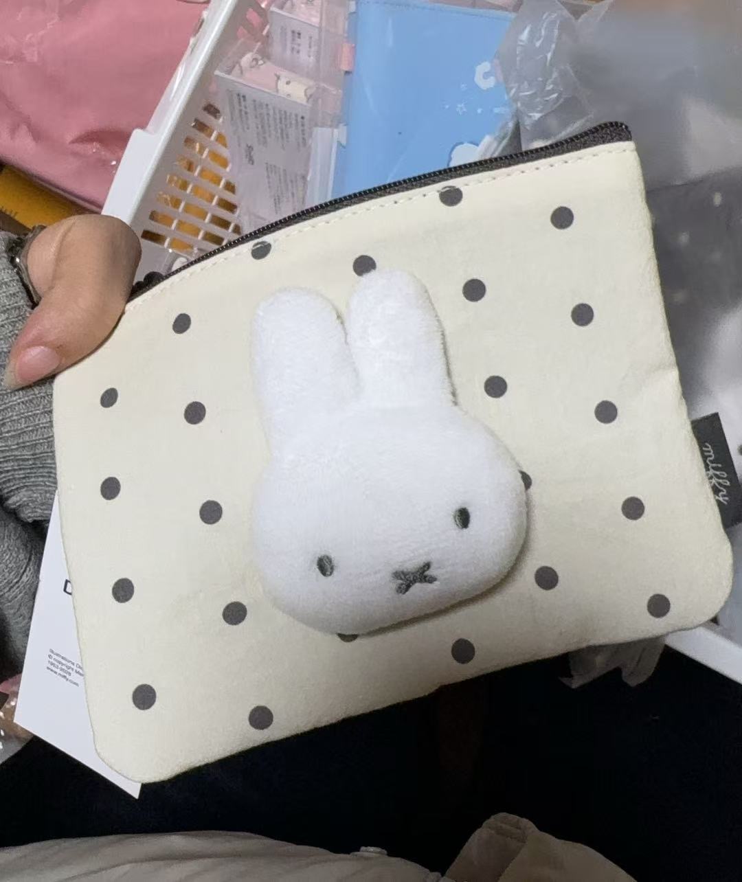 0311 折扣店 米菲 毛绒大头白色圆点收纳包