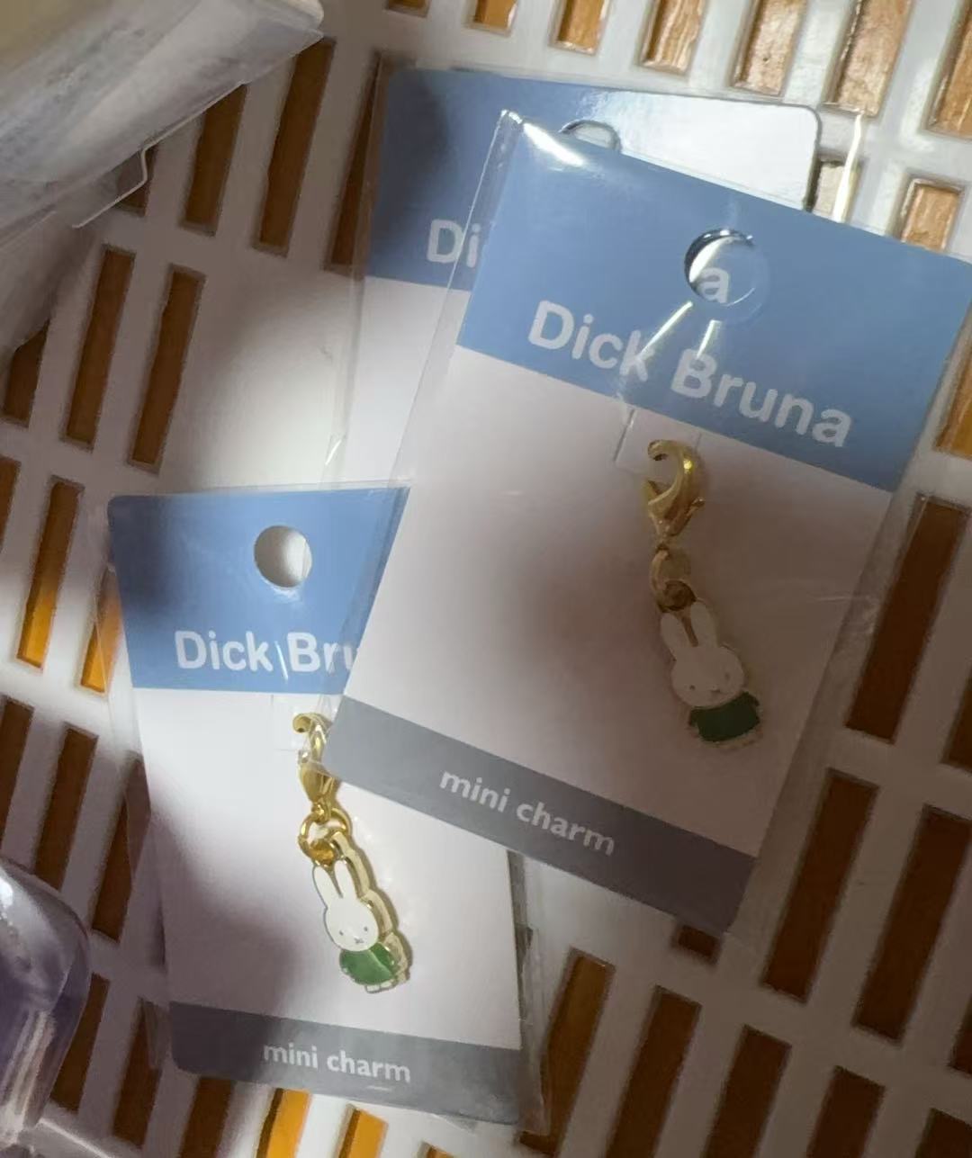 0311 折扣店 米菲 绿色衣服mini钥匙扣挂件