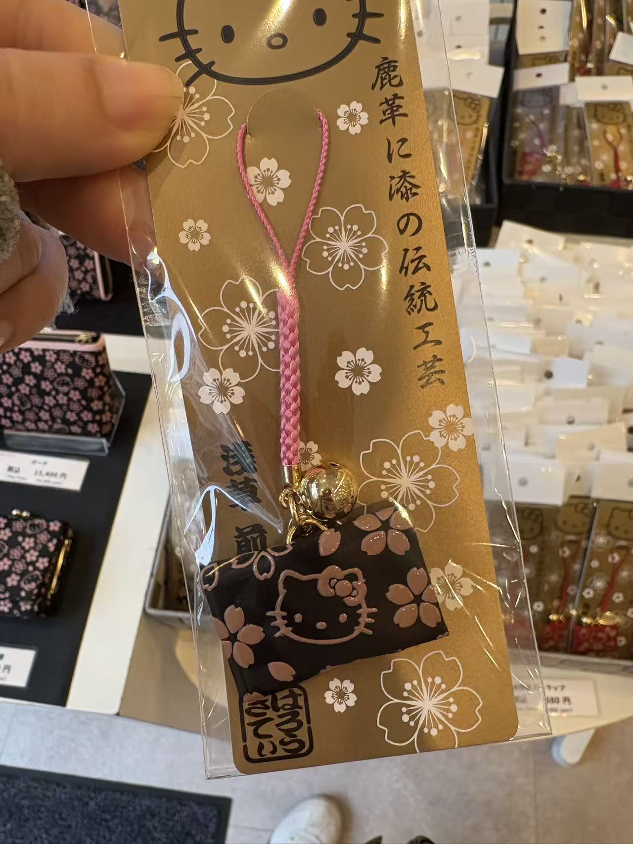 0313 浅草寺Hello Kitty鹿皮 黑色粉樱花御守挂件