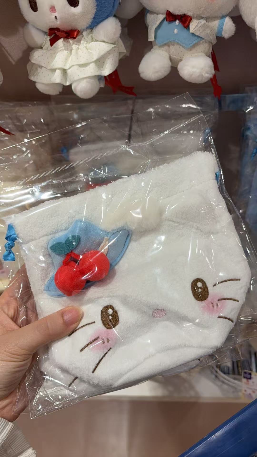 0318 三丽鸥 蛋糕系列kt樱桃毛绒收纳袋5汇