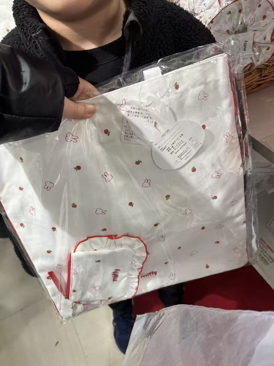 0321 白色米菲斜挎包 小草莓