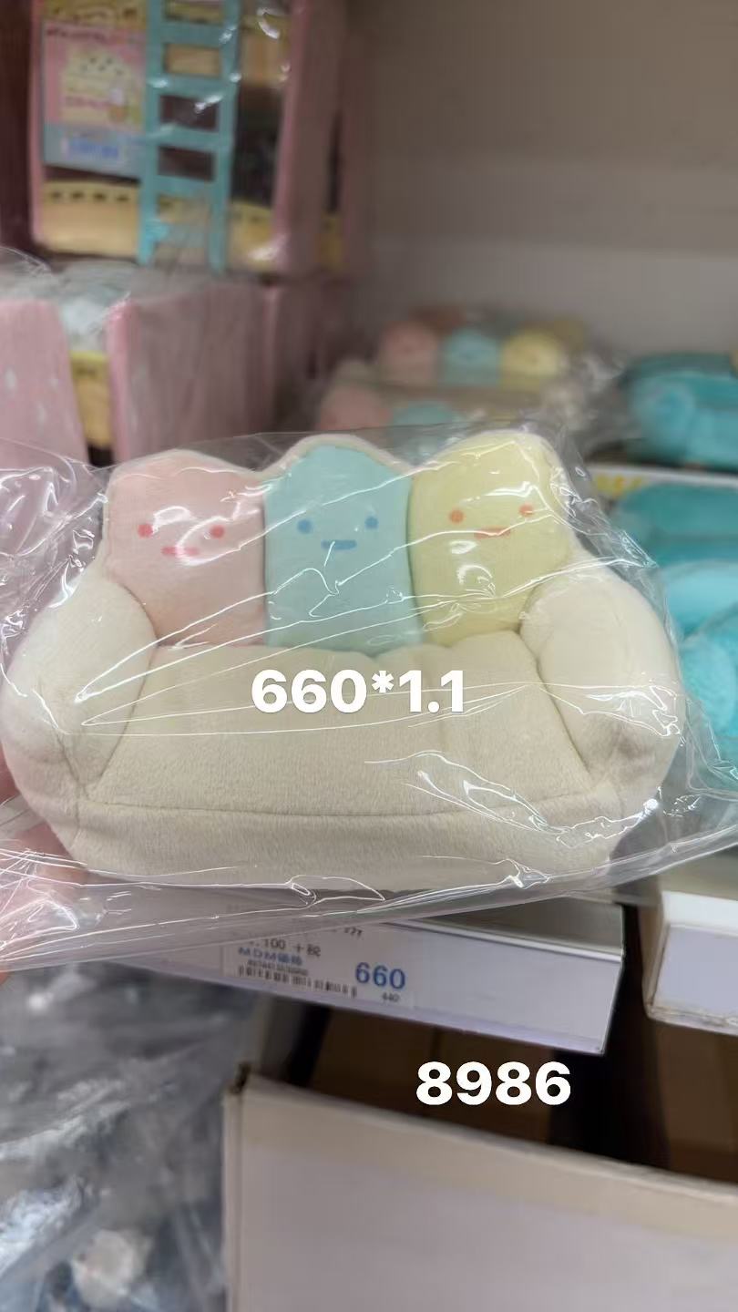 0402 折扣店 角落 三色mini毛绒沙发