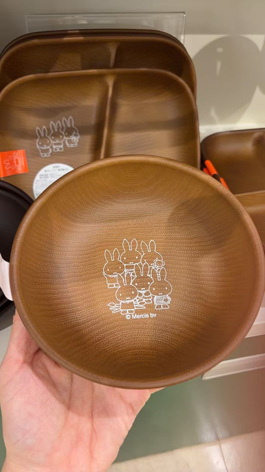 0402 米菲 6只兔子图案 棕色汤碗