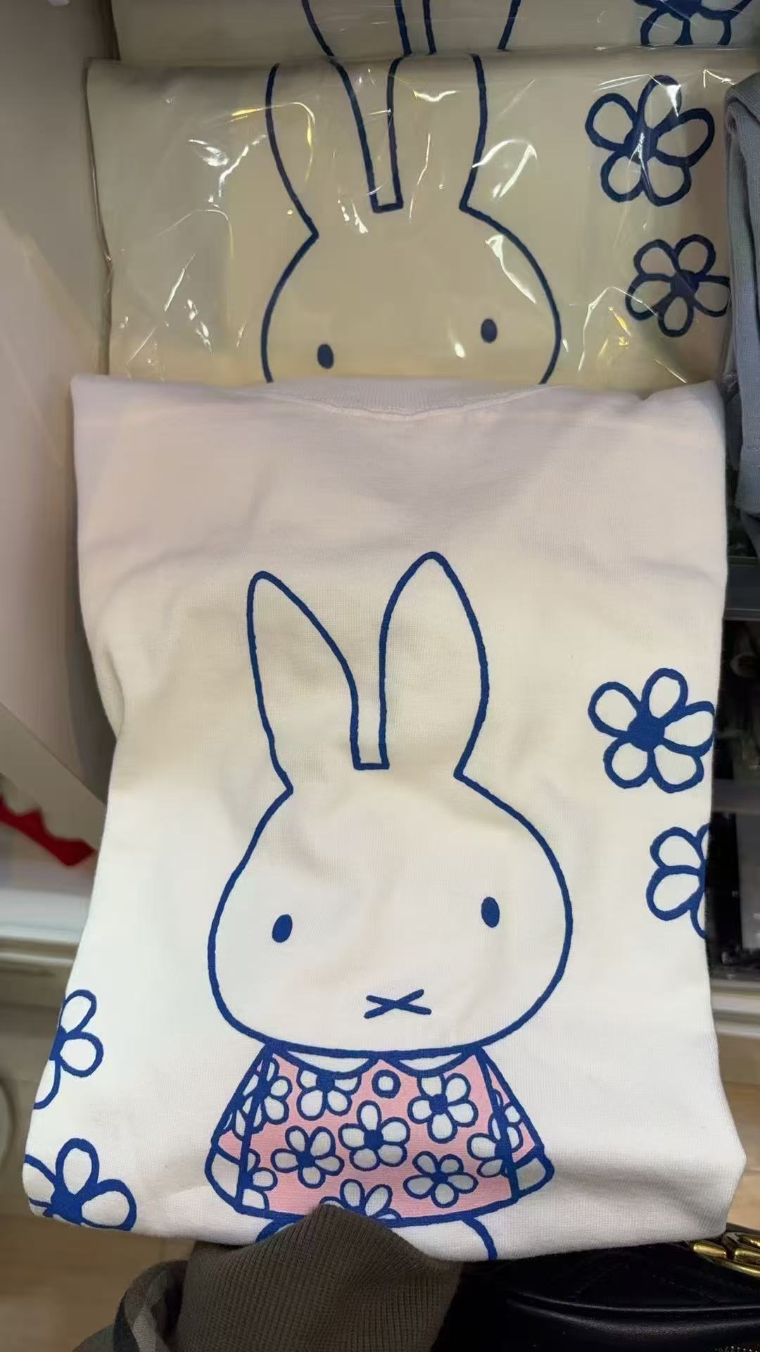 0404 48汇 米菲白色T粉色花朵 半袖  均码