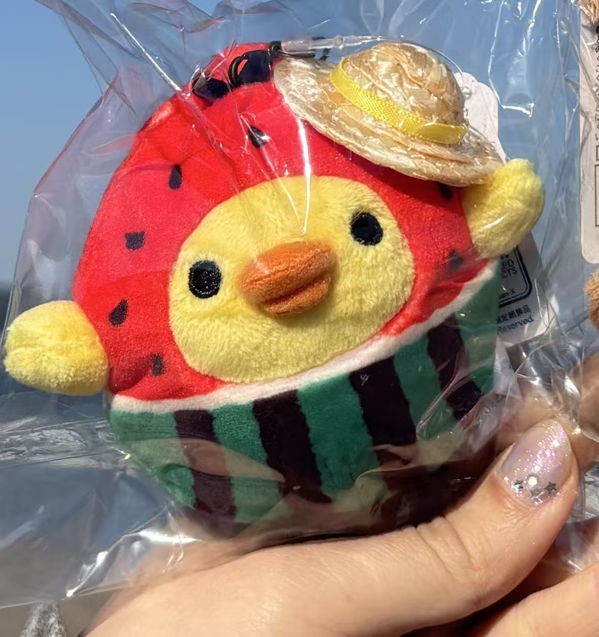  0417 5汇起接 轻松熊西瓜造型鼻孔鸡毛绒挂件