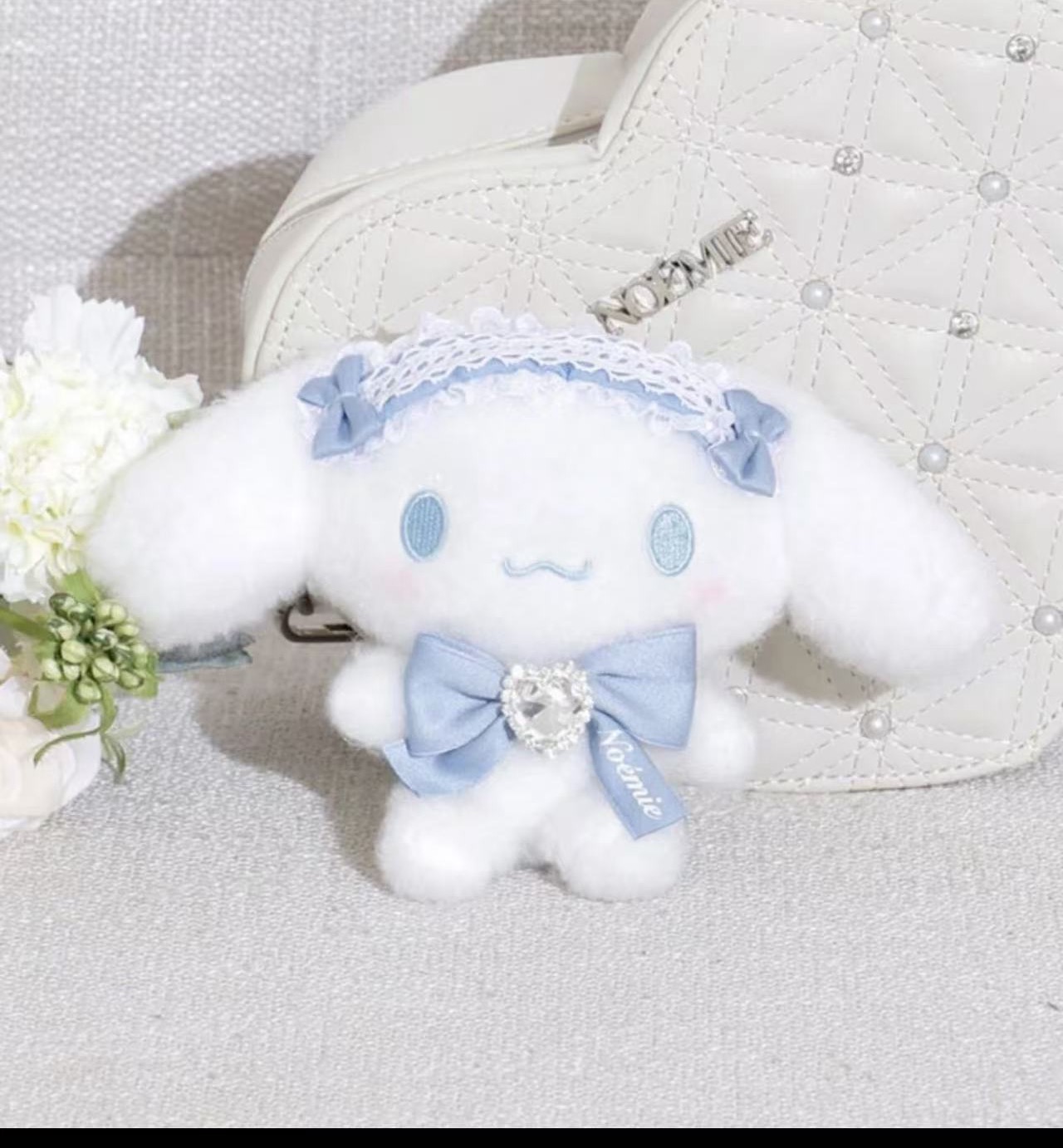 0416 48汇 三丽欧玉桂狗胸口带钻石 毛绒挂件