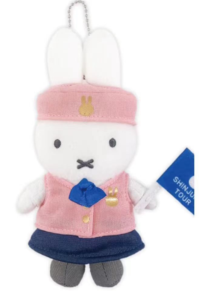 5汇 0421 米菲新宿店 粉色马甲 毛绒挂件 