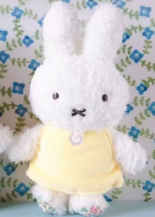 0429 JP 5汇起接 米菲黄色连衣裙 毛绒挂件