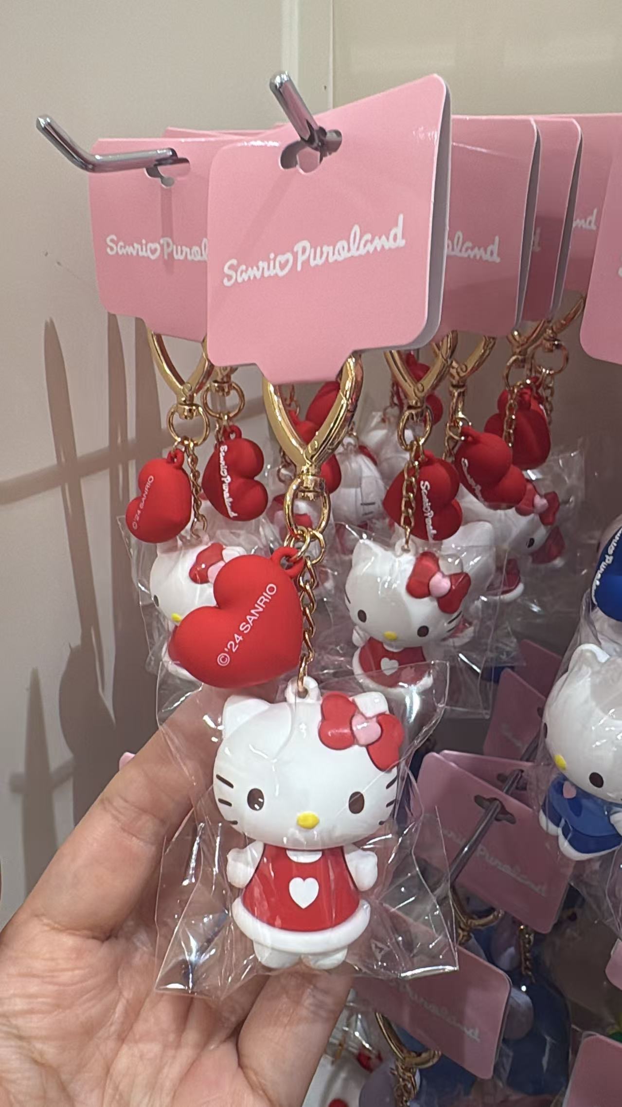 0515 三丽欧红色kt 硅胶材质 钥匙扣 