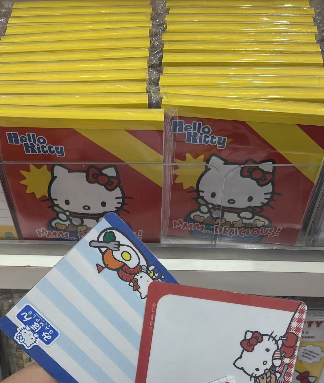 0515 三丽欧红色封面 黄色边 彩页便签本