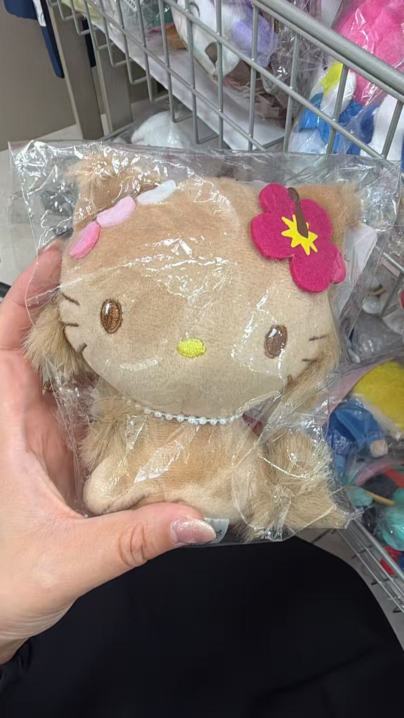 0527 ​​夏威夷黑皮HelloKitty悄咪毛绒挂件​​