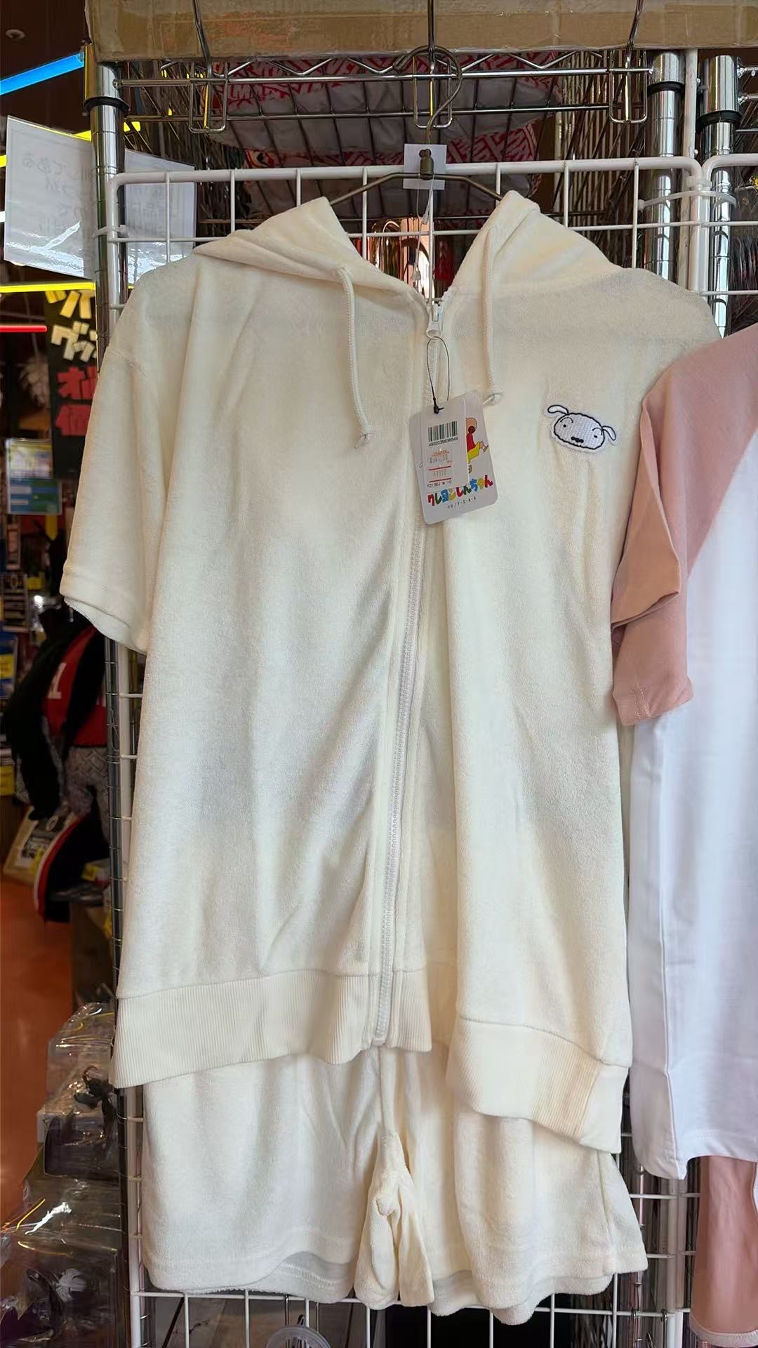 0604 蜡笔小新 白色家居服套装 小狗图案  M码数