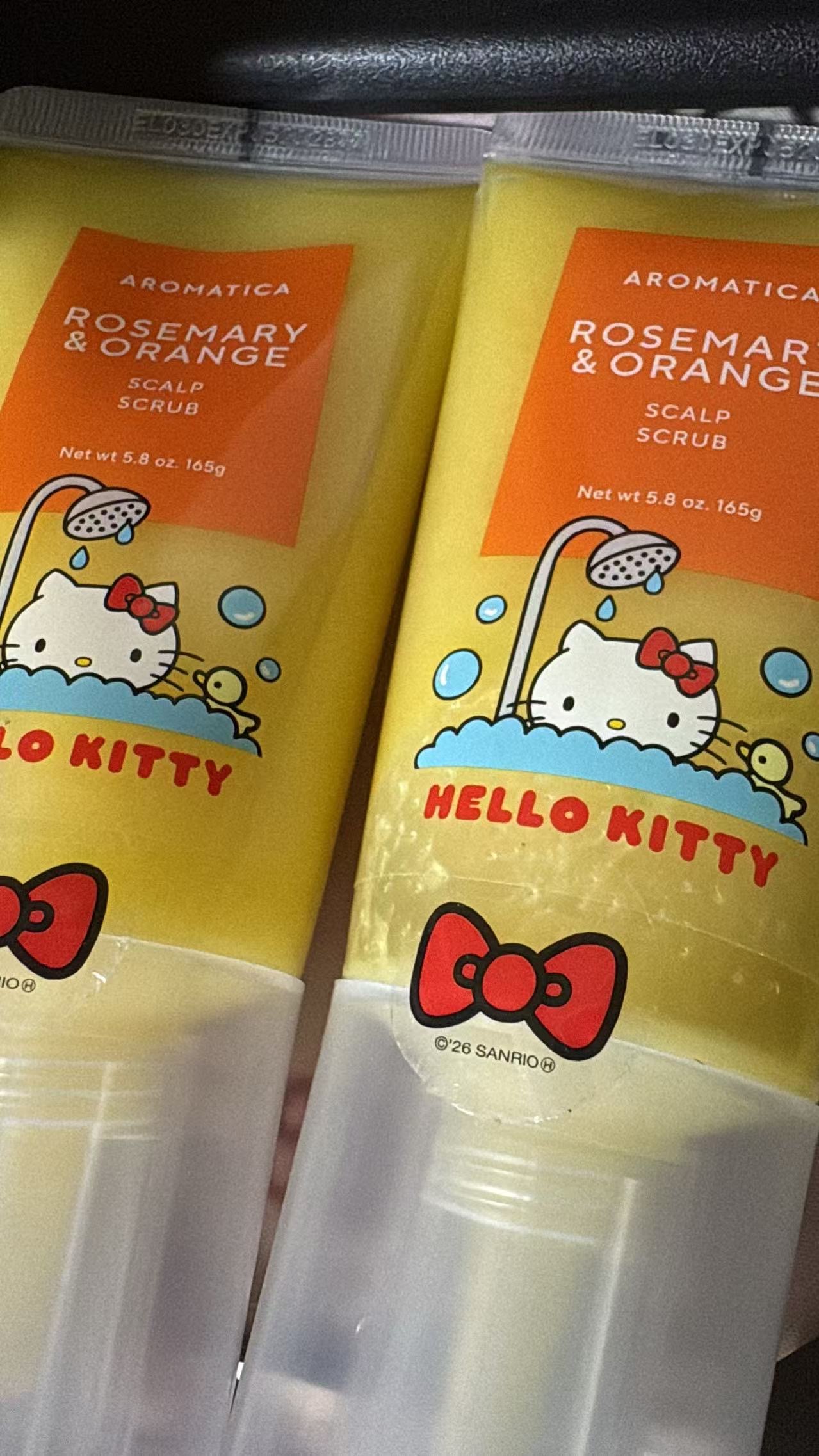 0604 AROMATICA&times;Hello Kitty限定迷迭香橙子头皮磨砂膏