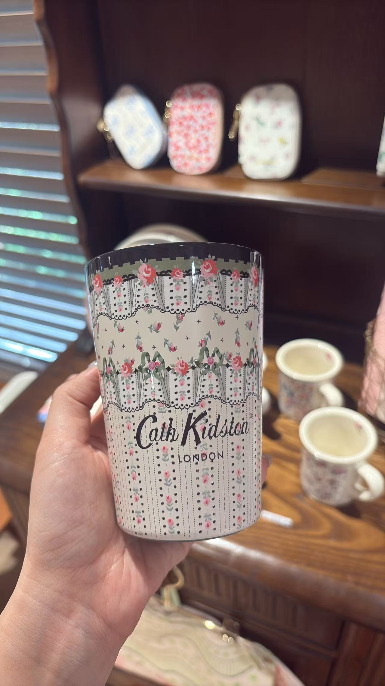 48汇0606  Cath Kidston 复古碎花陶瓷马克杯