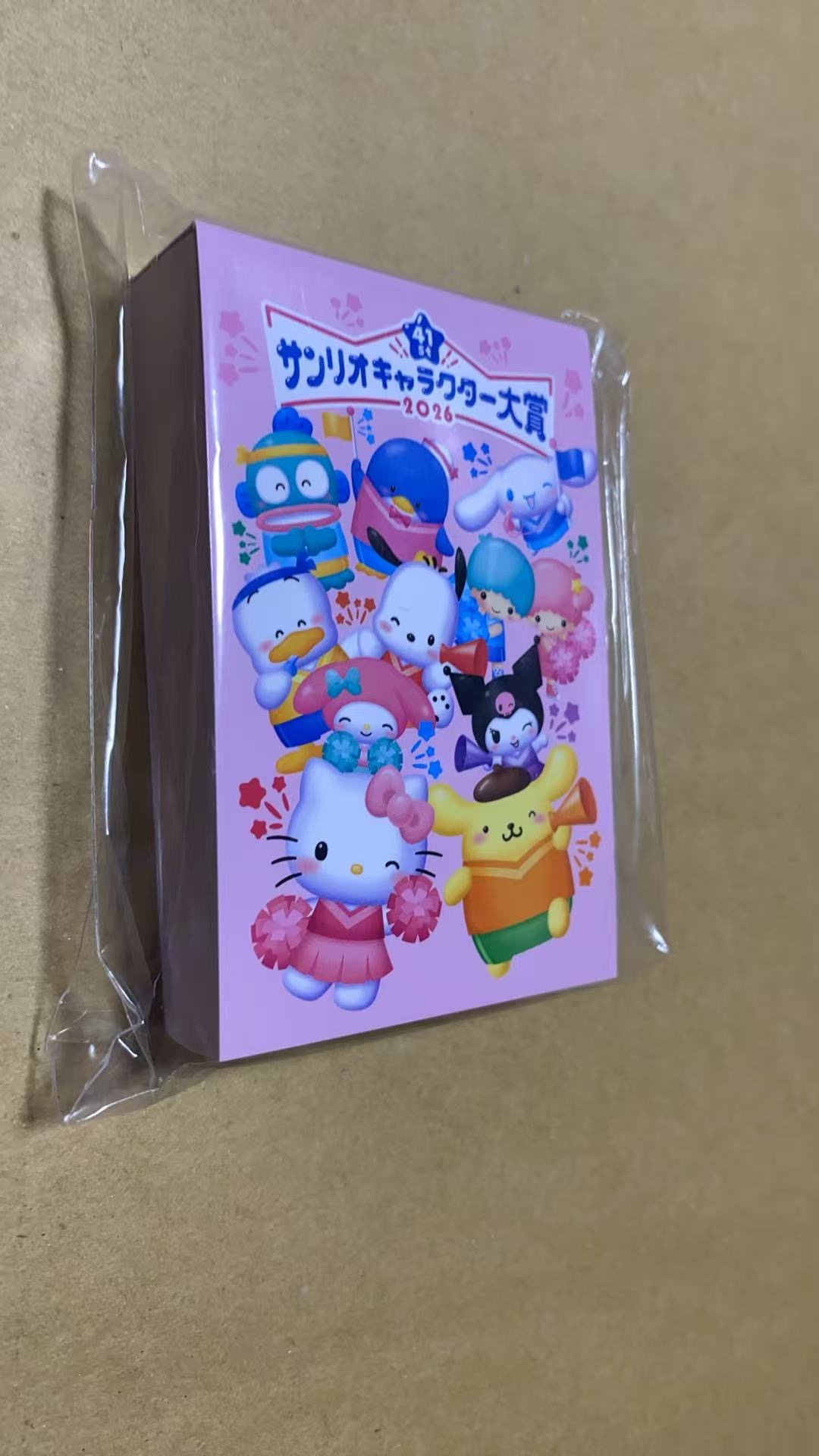 0622 三丽鸥 巨厚 便签本（每一页 图片都不一样）