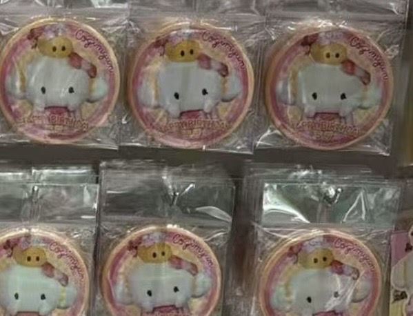 0703 三丽鸥 吧唧