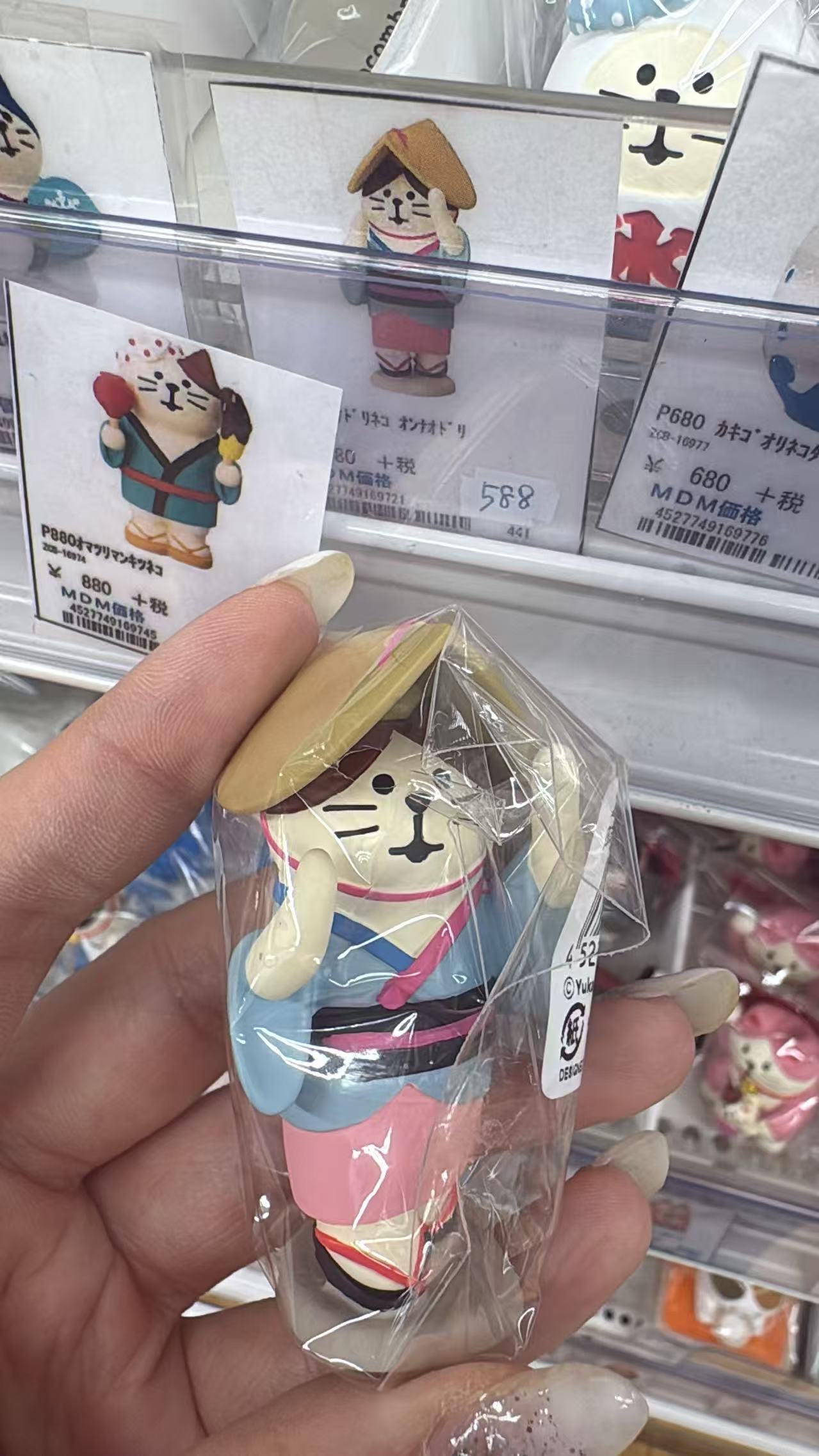 0707 折扣店 草帽跳舞猫咪摆件