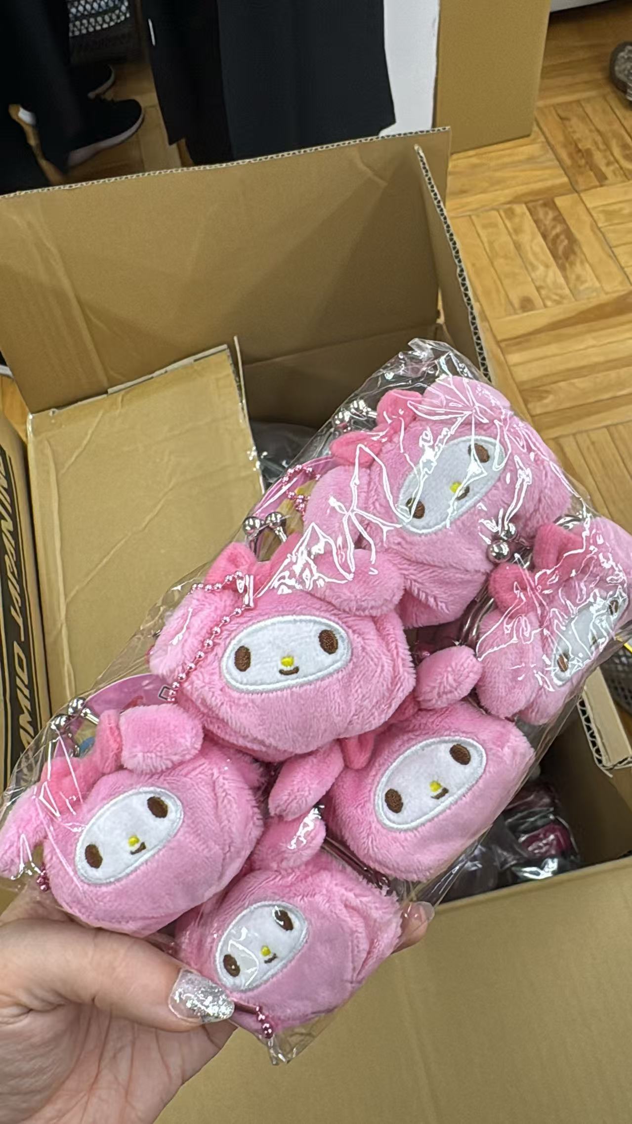 0715 折扣店 三丽欧 毛绒挂件 铁扣包