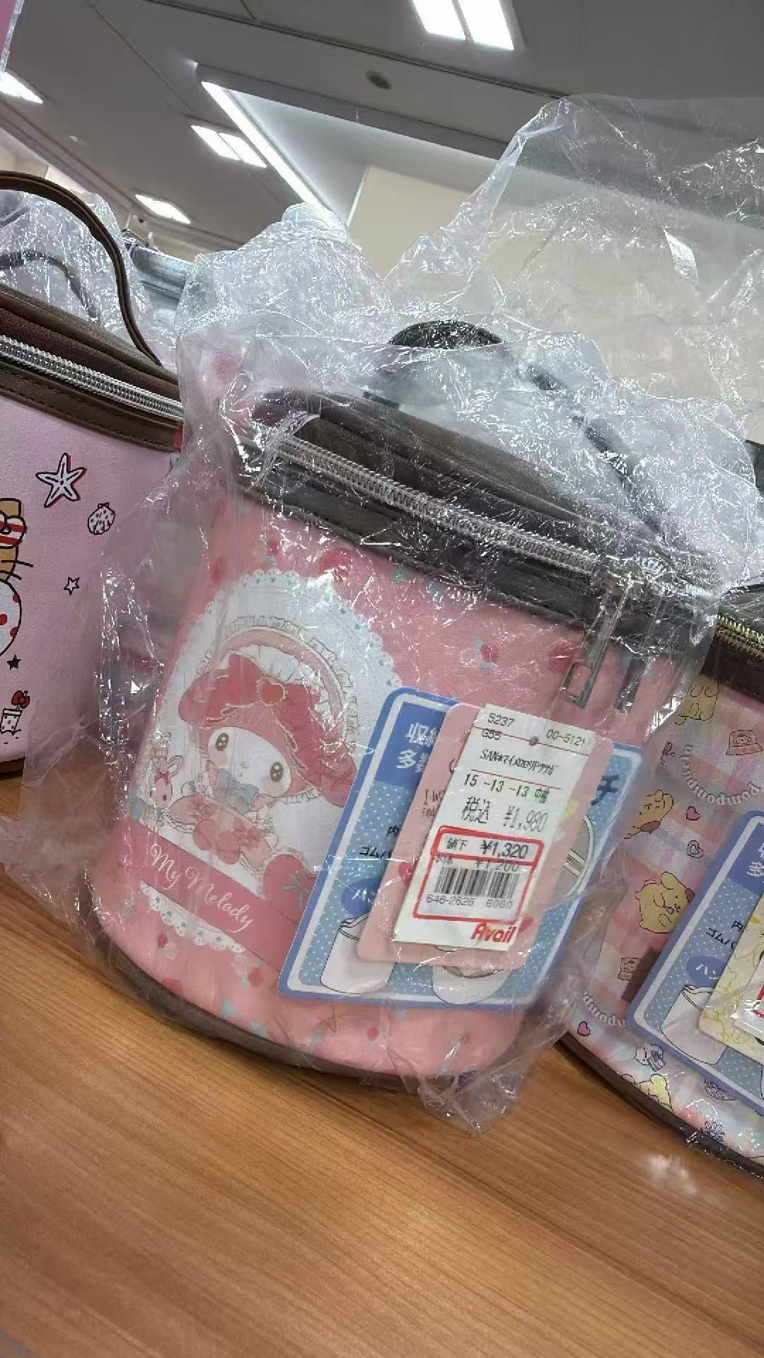0730 三丽鸥圆筒包