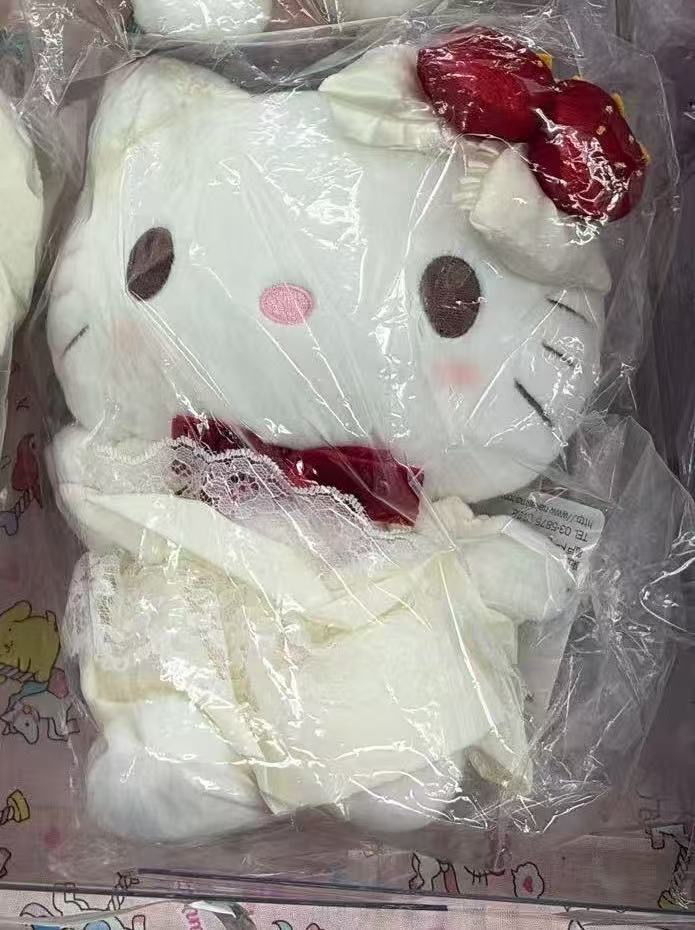 0810 折扣店  三丽欧 毛绒公仔草莓 kt