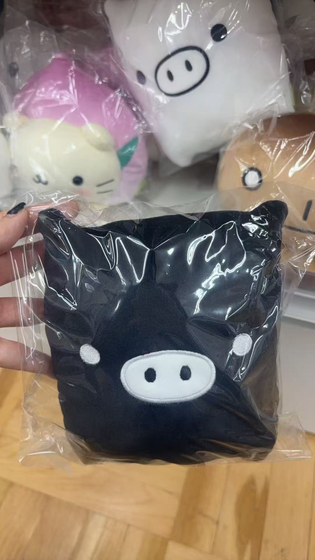 0912 折扣店 黑白猪 黑色猪 毛绒玩偶 