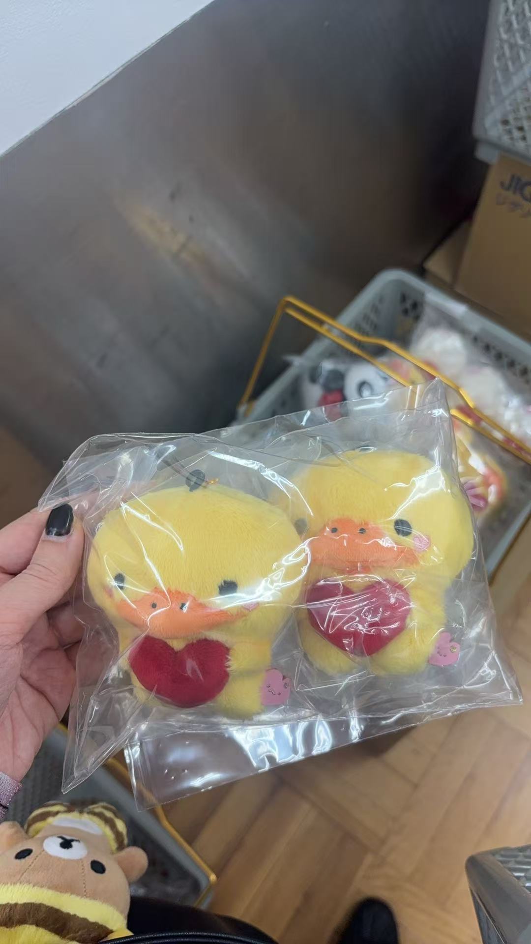 0912 折扣店 爱心系列 小黄鸭 毛绒挂件 