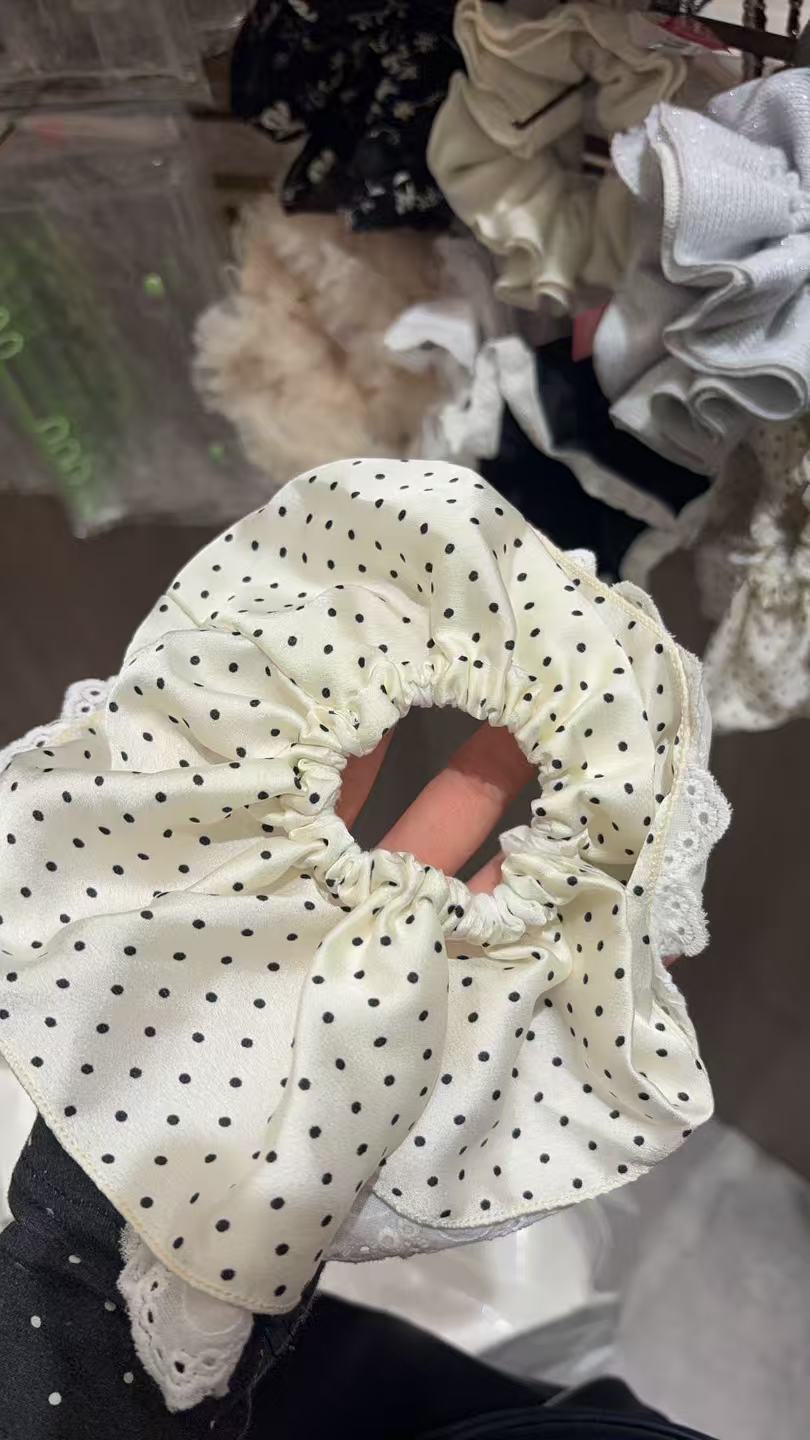 0916 半价 白色波点大肠发圈 