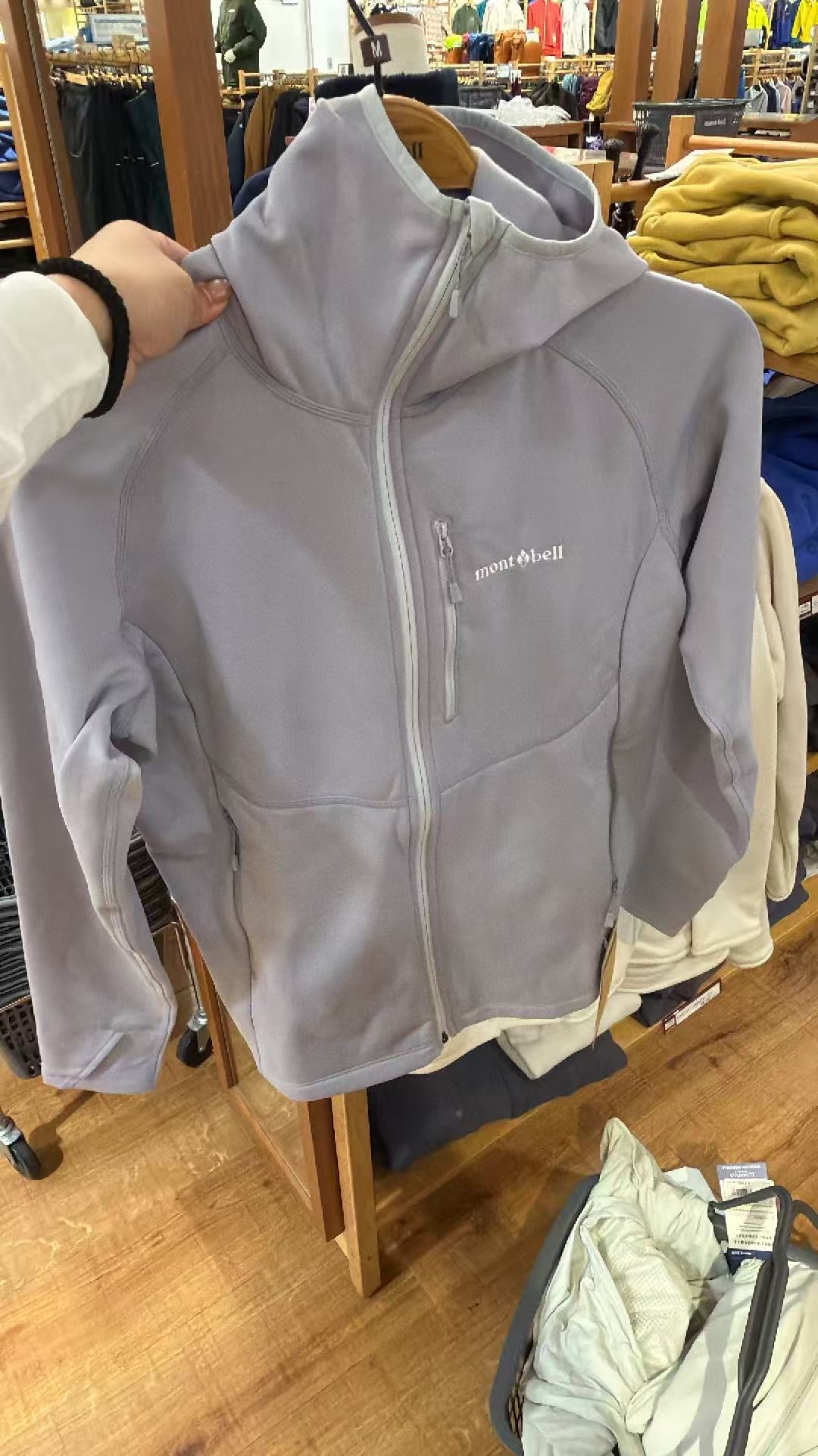 1001 美山mont bell 象牙白外套M码