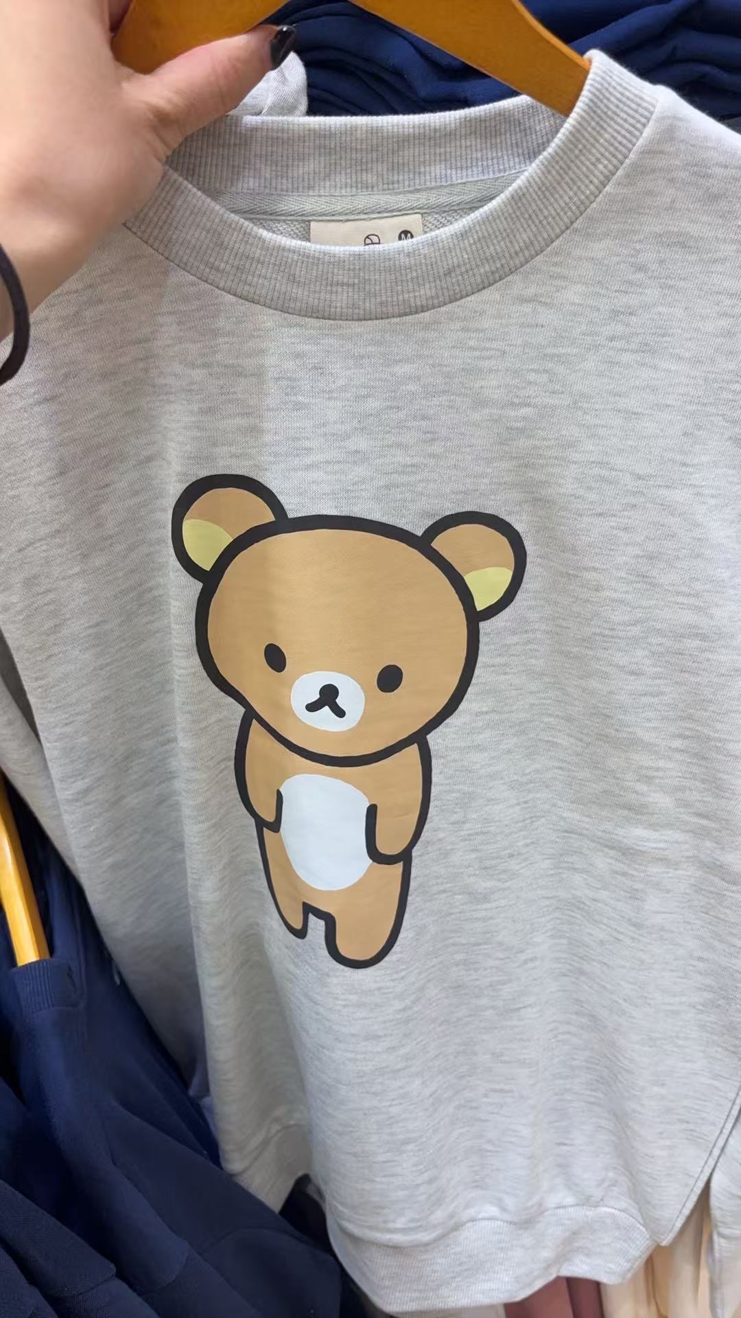 1006 48汇 轻松熊 灰色熊哥卫衣M码